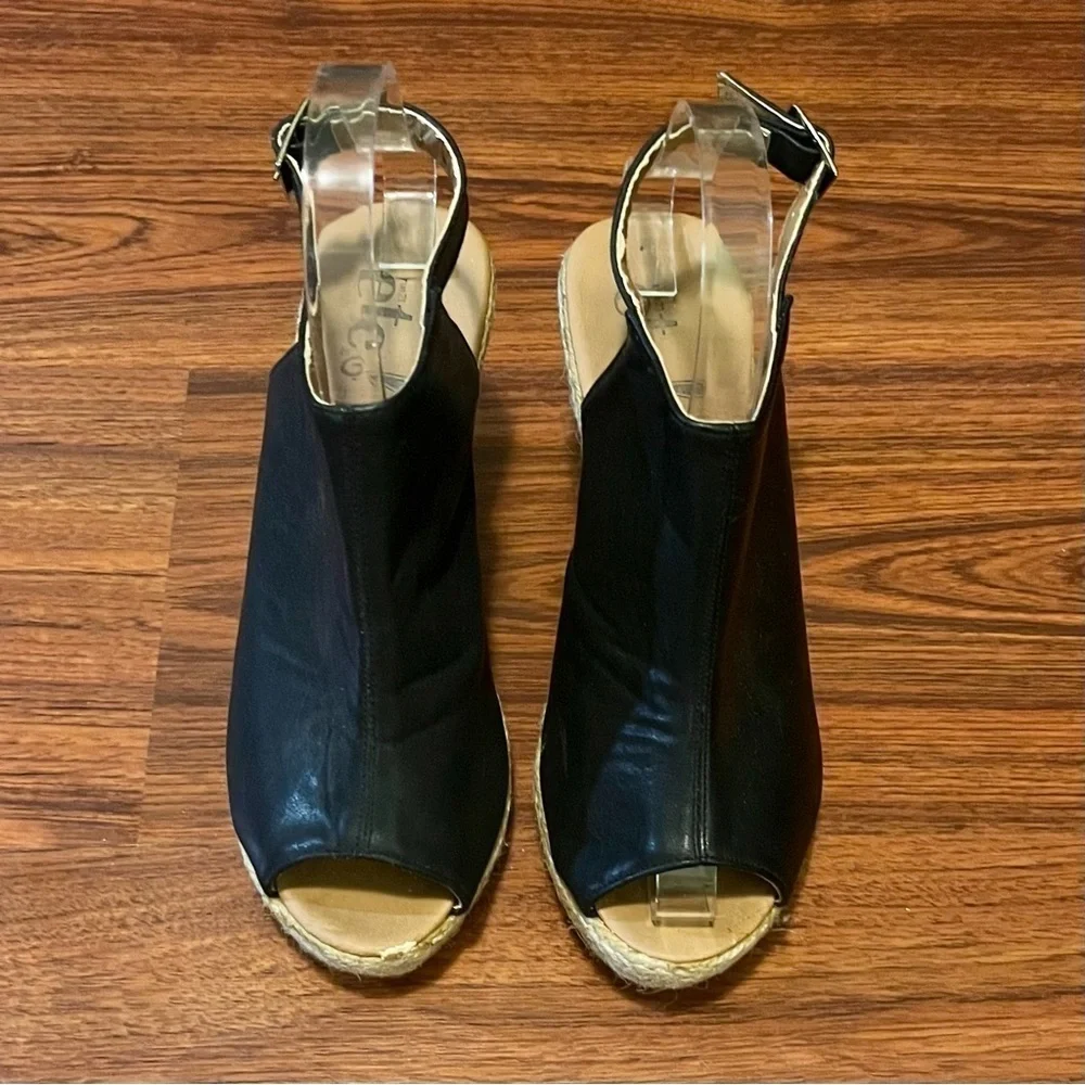 Rue21 ETC! Black Faux Leather Peep Toe Platform Wedge Sandals Size 6/7